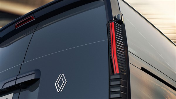 νέο Renault Trafic Van E-Tech electric - 3D φωτιστική υπογραφή πίσω φώτων 