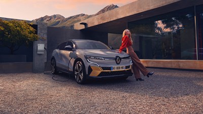All-new Renault Megane E-Tech 100% electric - public charging
